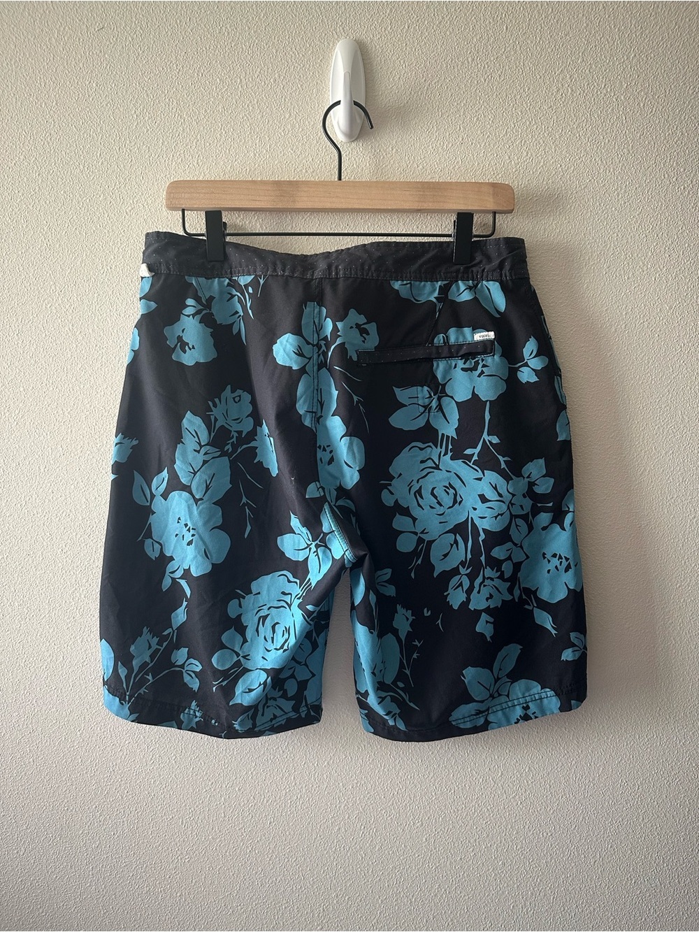 Men’s Vuori equator board short Hawaiian floral print size 30 - Picture 3 of 7